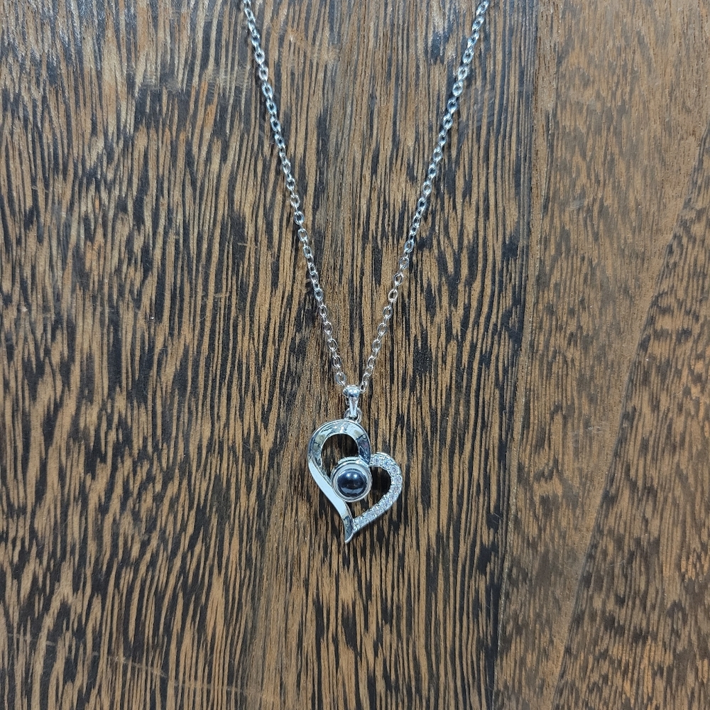 Silver Colored Heart I Love You 100 Languages Projection Necklace